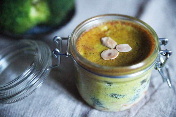 Flan de fleurs de brocoli et carottes râpées