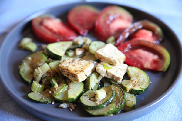 Wok de courgettes et tofu