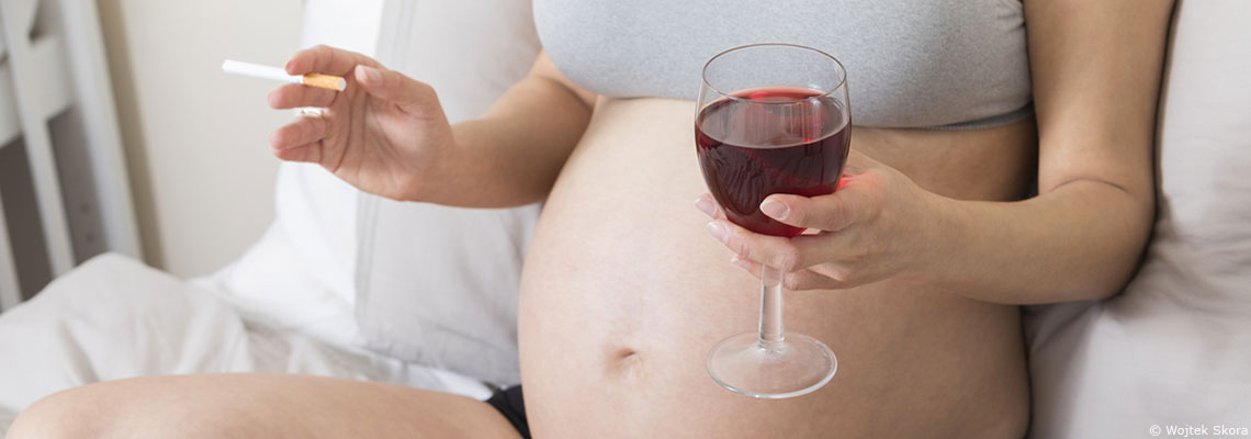 Pendant la grossesse, 13 % des femmes continuent à fumer, un chiffre supérieur à la consommation d’alcool 